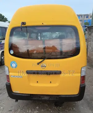 Nissan Caravan 2005 Yellow