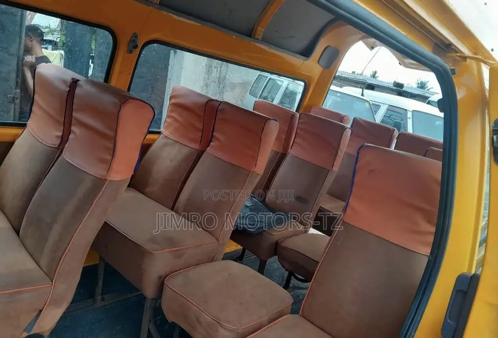 Nissan Caravan 2005 Yellow