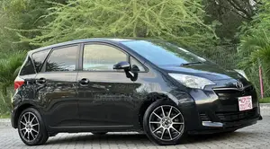 Toyota Ractis 2011 Black