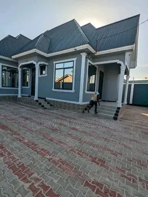 Furnished 4bdrm House in Biriani Real Estate, Charambe for sale