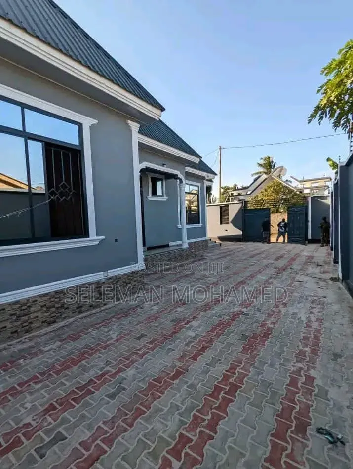 Furnished 4bdrm House in Biriani Real Estate, Charambe for sale