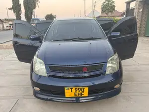 Toyota IST 2002 Blue