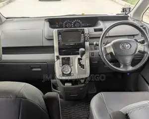 Toyota Voxy 2009 Pearl