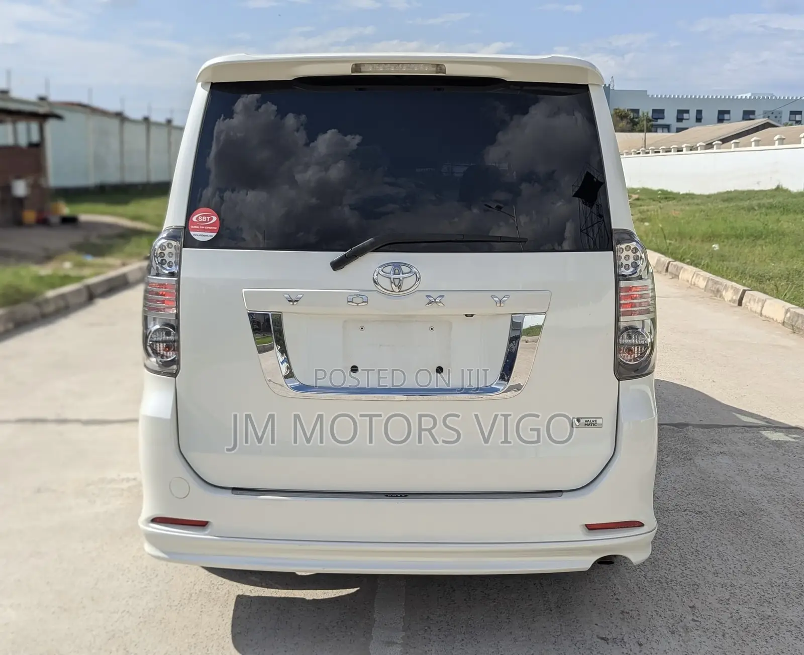 Toyota Voxy 2009 Pearl
