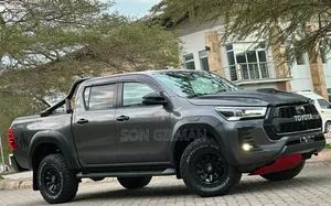 Toyota Hilux 2023 Gray