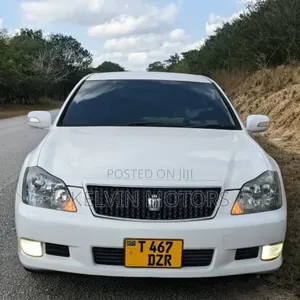 Toyota Crown 2007 White