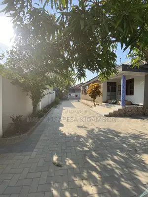 4bdrm House in Mwafrica Street, Kigamboni for sale