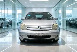 Toyota IST 2005 Silver