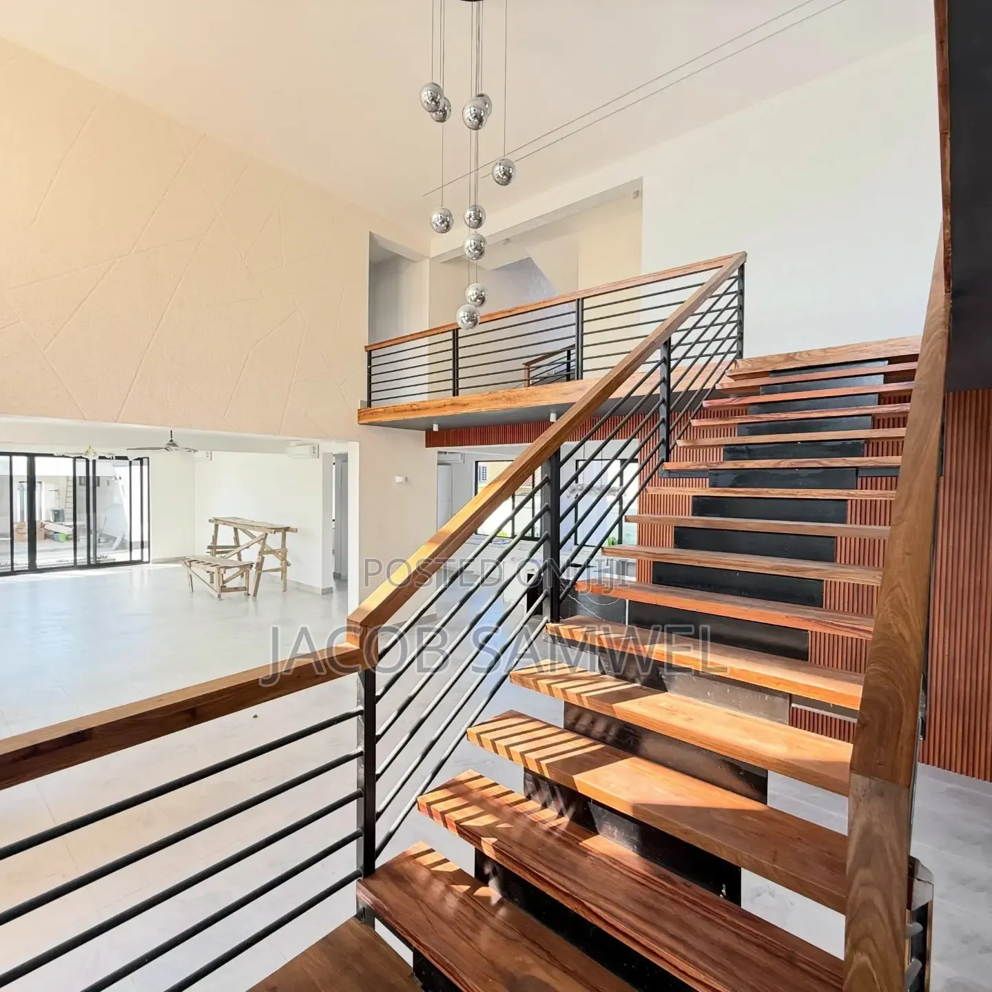 8bdrm House in Goba for sale