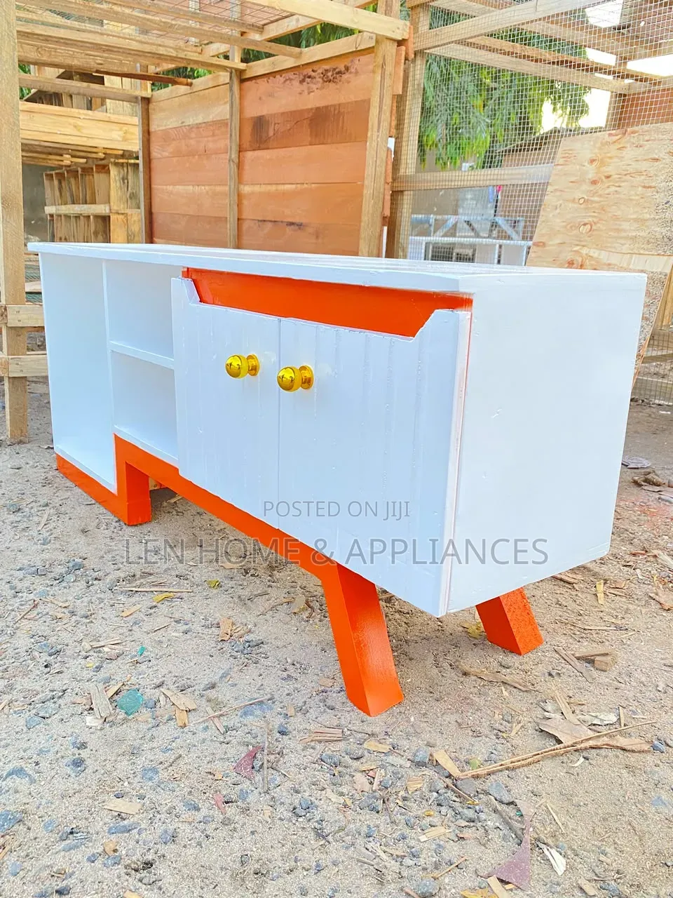 Showcase High Quality Color White Maroon