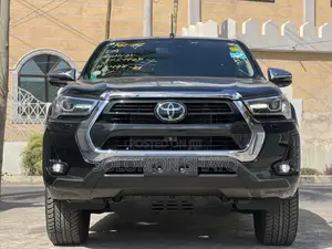 Toyota Hilux 2024 Black