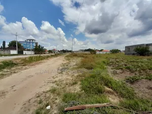 Kiwanja Kinauzwa Kigamboni Kibada