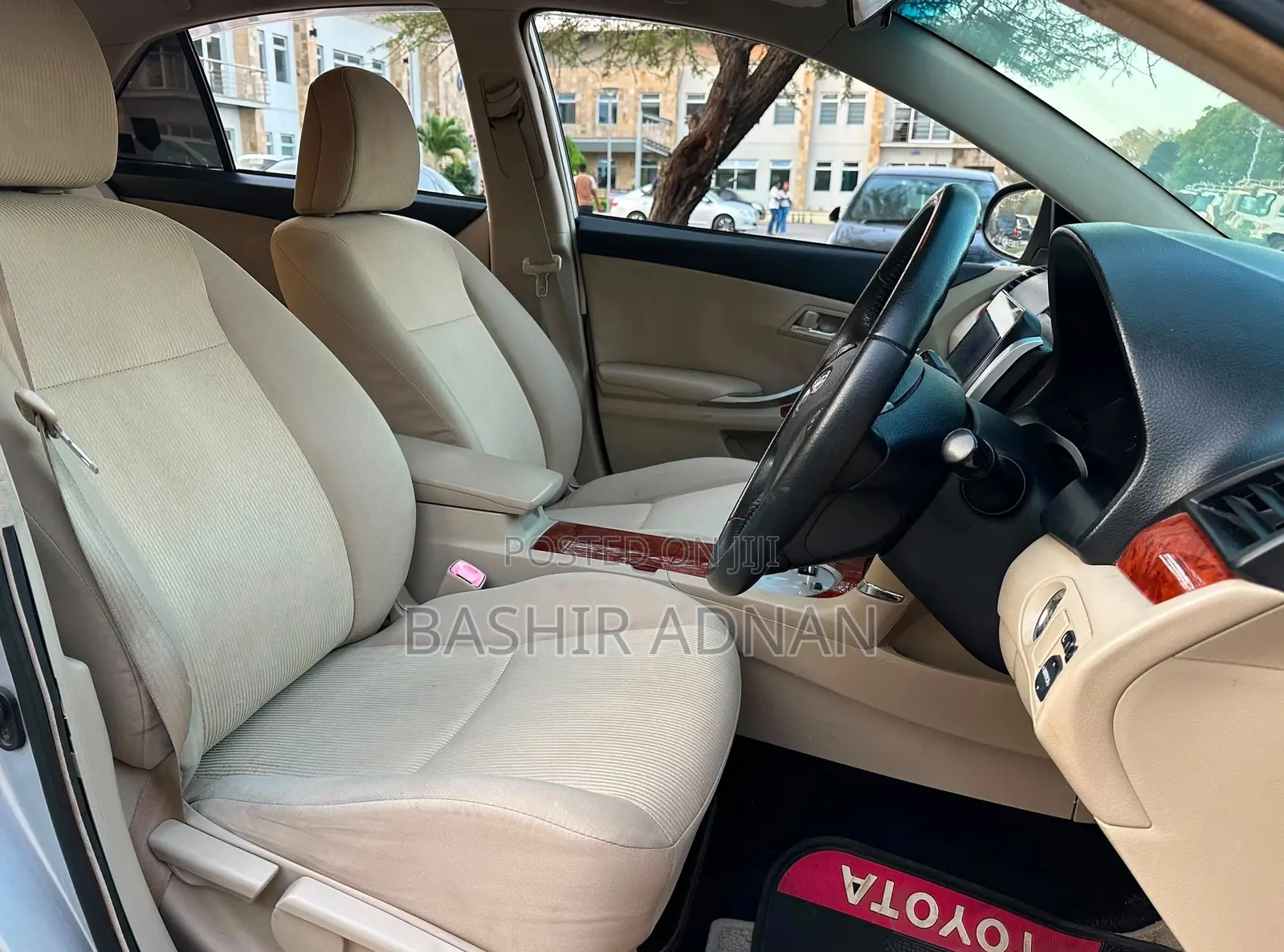 Toyota Premio 1.8 FWD 2013 Silver