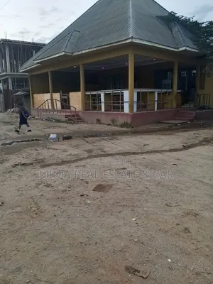 Kiwanja Kinauzwa Kunduchi Mecco
