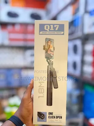 Q17 Smart Tracking Tripod