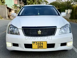 Toyota Crown 2006 Pearl
