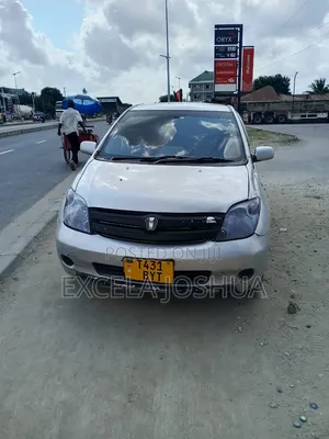 Toyota IST 2005 Silver