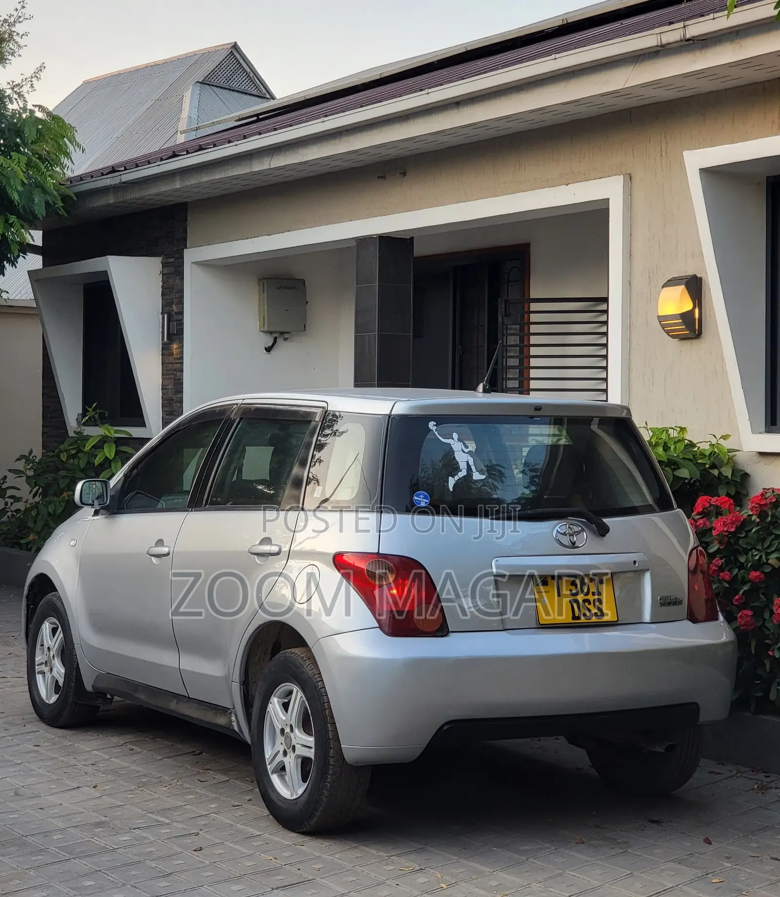 Toyota IST 2004 Silver