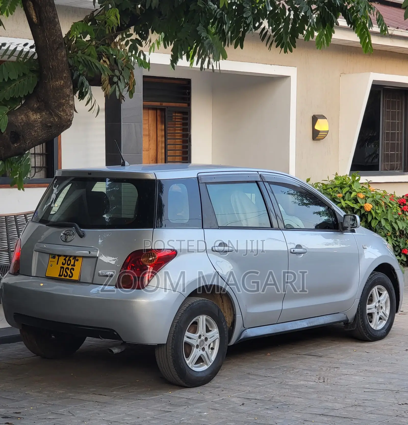 Toyota IST 2004 Silver