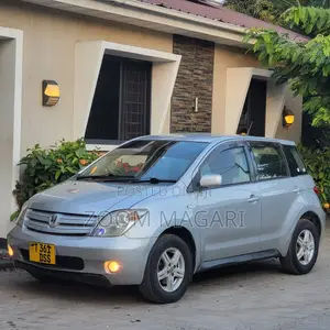 Toyota IST 2004 Silver