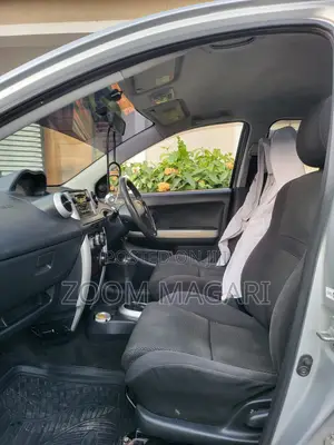 Toyota IST 2004 Silver