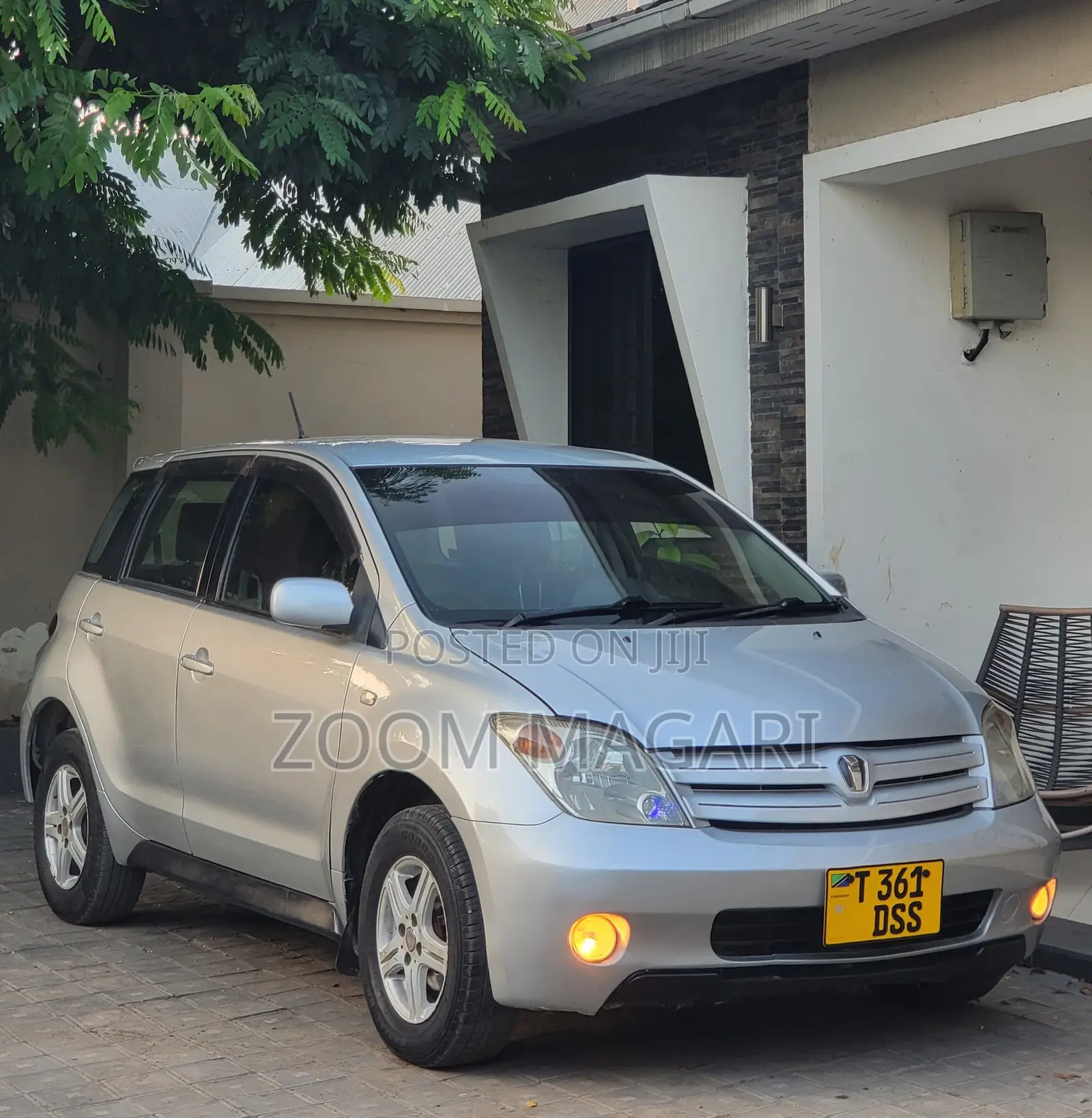 Toyota IST 2004 Silver