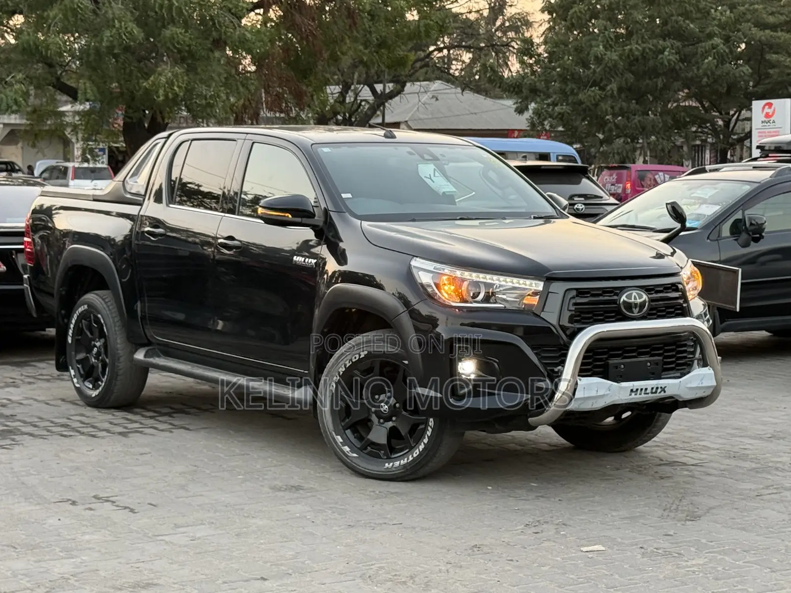 Toyota Hilux 2021 Black