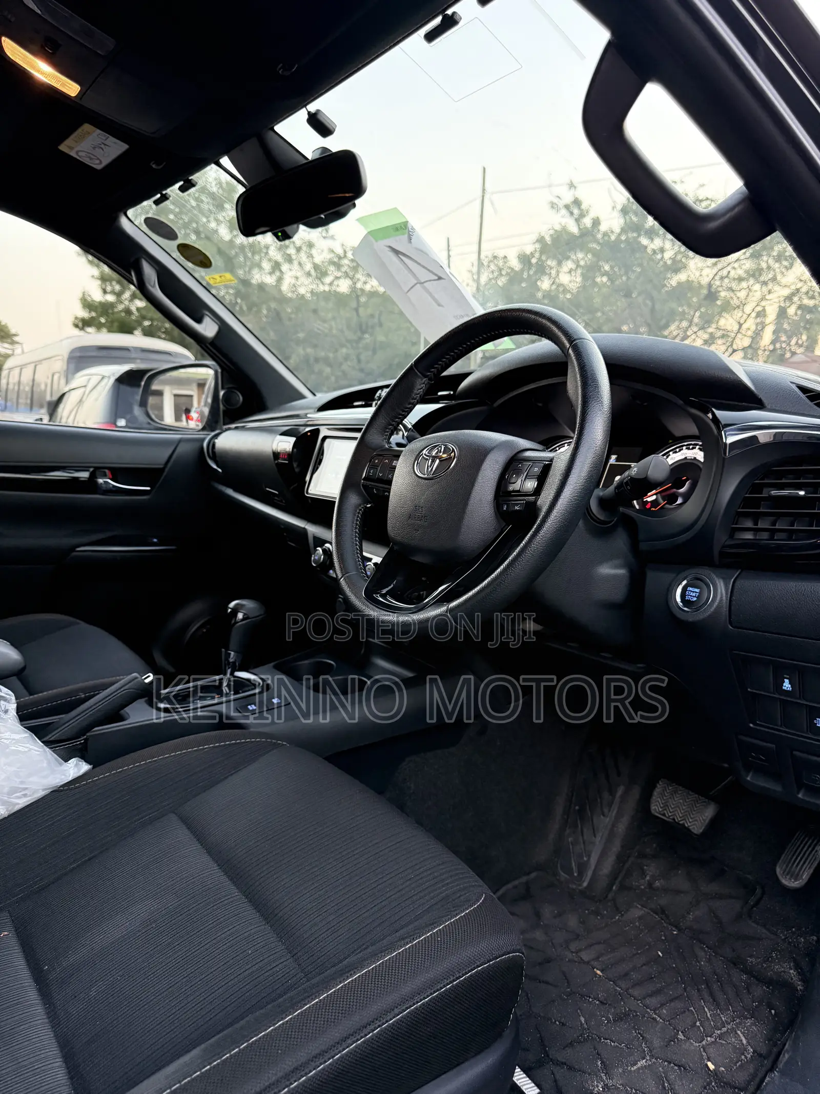 Toyota Hilux 2021 Black