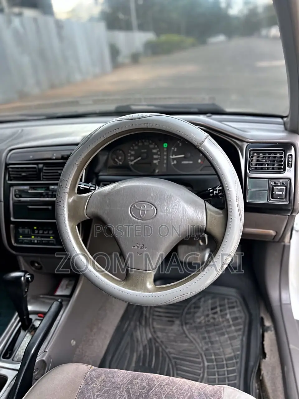 Toyota Carina 2000 White