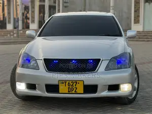 Toyota Crown 2004 Silver
