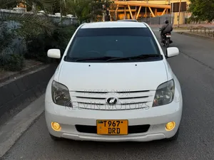 Toyota IST 2005 White