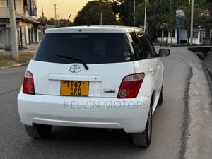 Toyota IST 2005 White