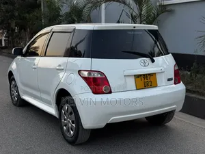 Toyota IST 2005 White