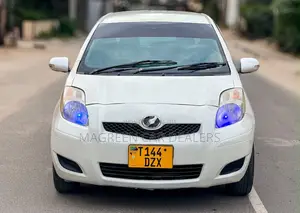 Toyota Vitz 2009 White