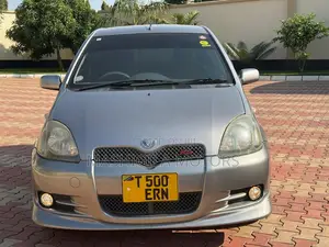 Toyota Vitz 2002 Silver