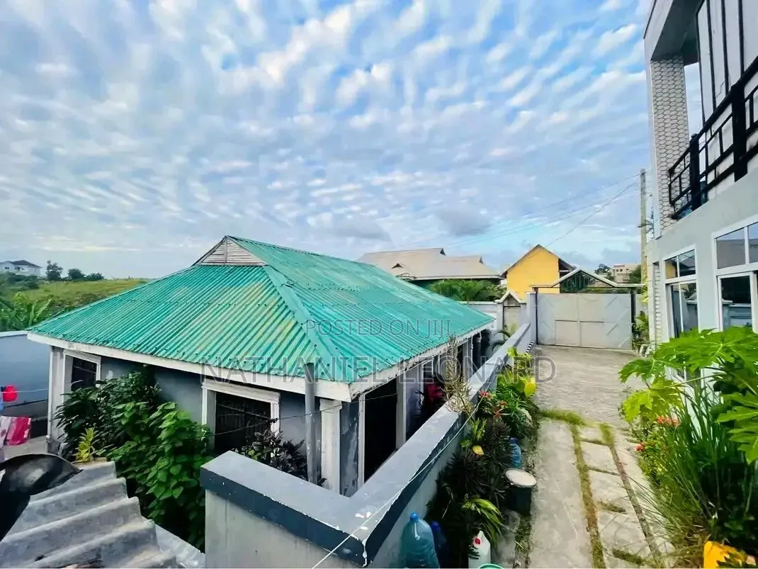 Furnished 8bdrm House in @Leonard, Kimara for sale