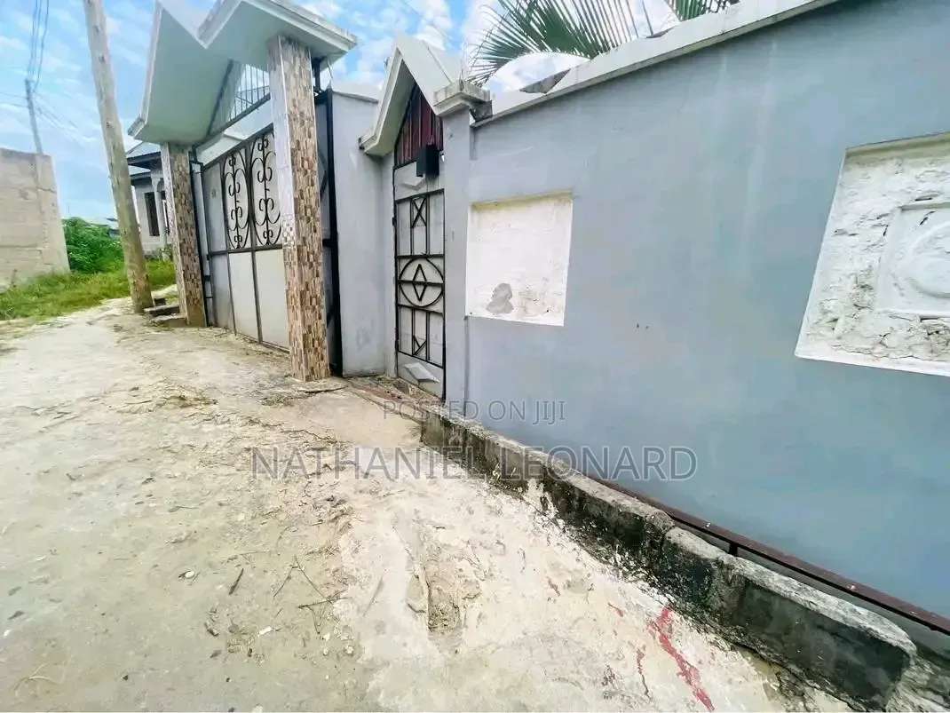 Furnished 8bdrm House in @Leonard, Kimara for sale