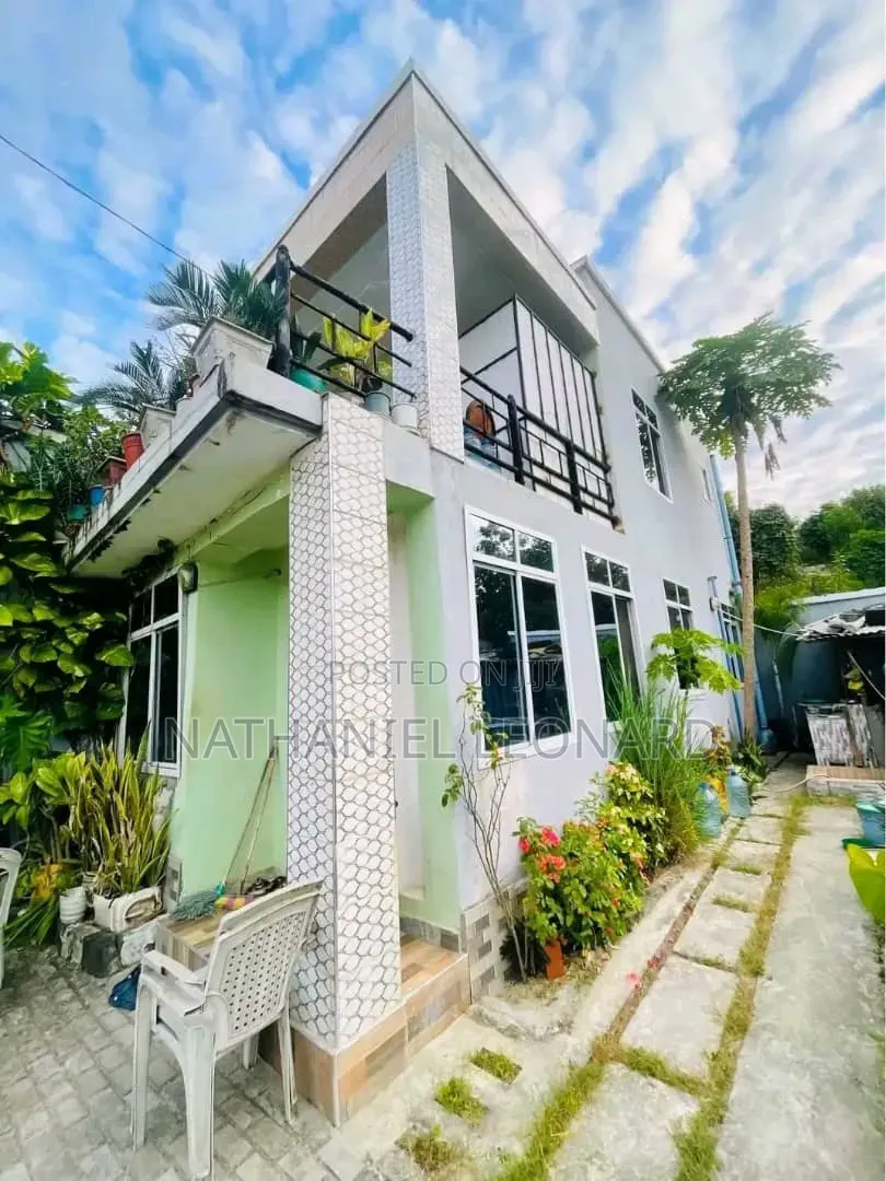 Furnished 8bdrm House in @Leonard, Kimara for sale