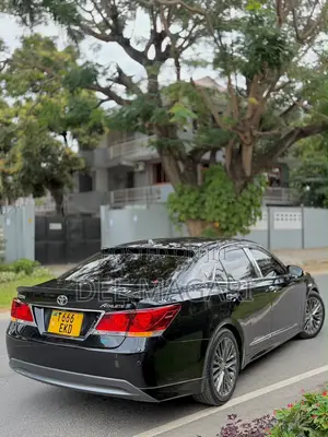 Toyota Crown 2013 Black