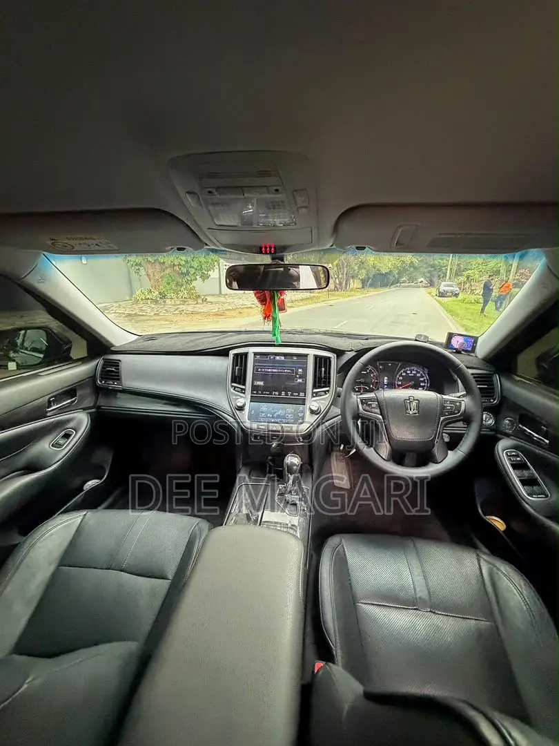 Toyota Crown 2013 Black