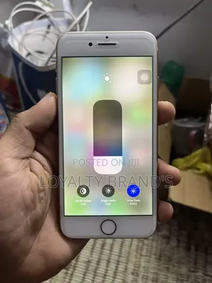 Apple iPhone 8 64 GB White