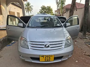 Toyota IST 2006 Silver