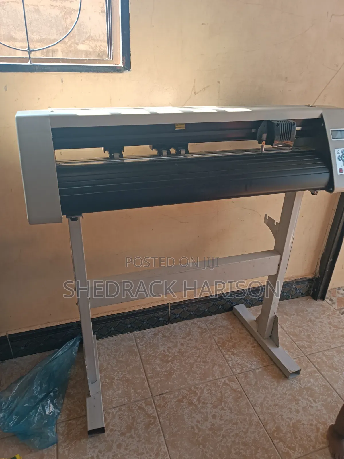 Plotter Cutting Machine