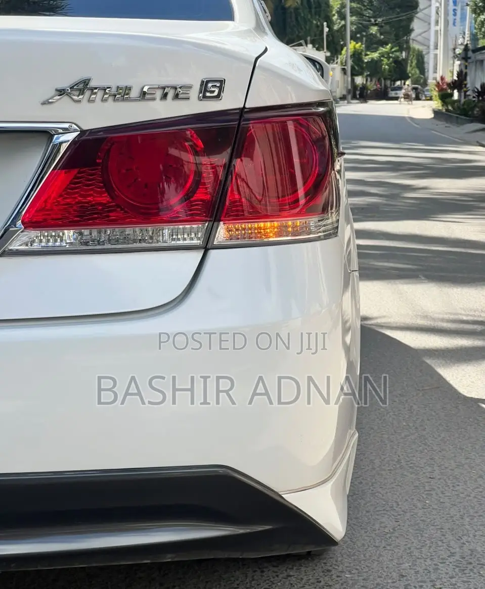 Toyota Crown 2013 White