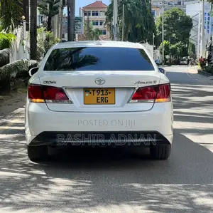 Toyota Crown 2013 White