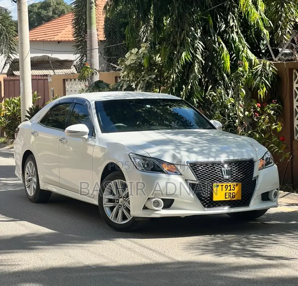 Toyota Crown 2013 White