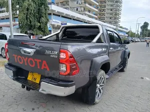 Toyota Hilux 2020 Gray