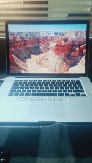 Laptop Apple MacBook Pro 2015 8GB Intel Core i7 SSD 256GB