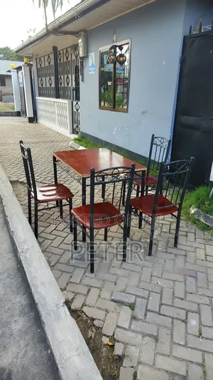 Dining Table Bomba Sana