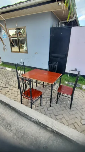 Dining Table Bomba Sana